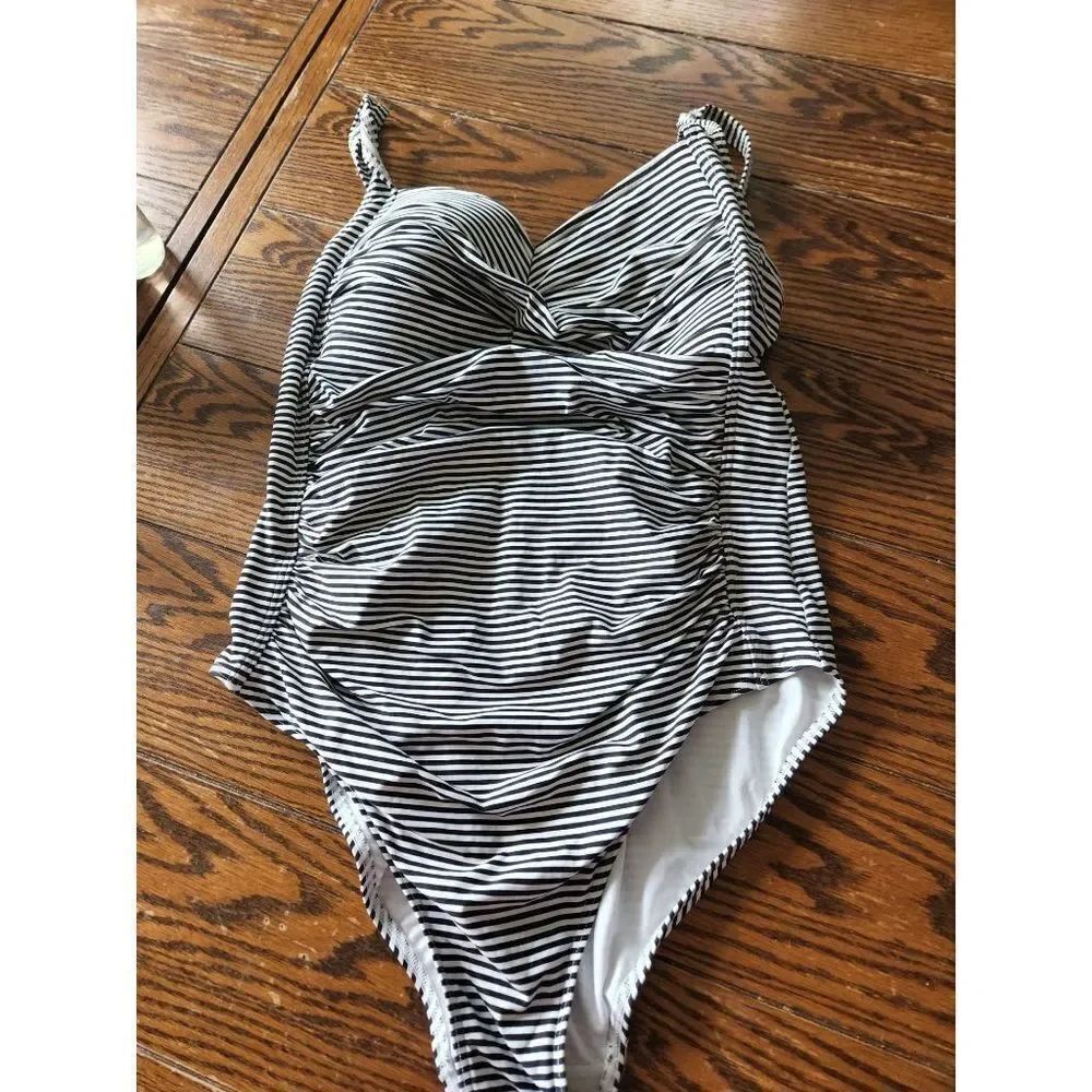 BOND-EYE AUSTRALIA BLACK STRIPED TUMMY CONTROL ONE-PIECE SWIMSUIT sz 12